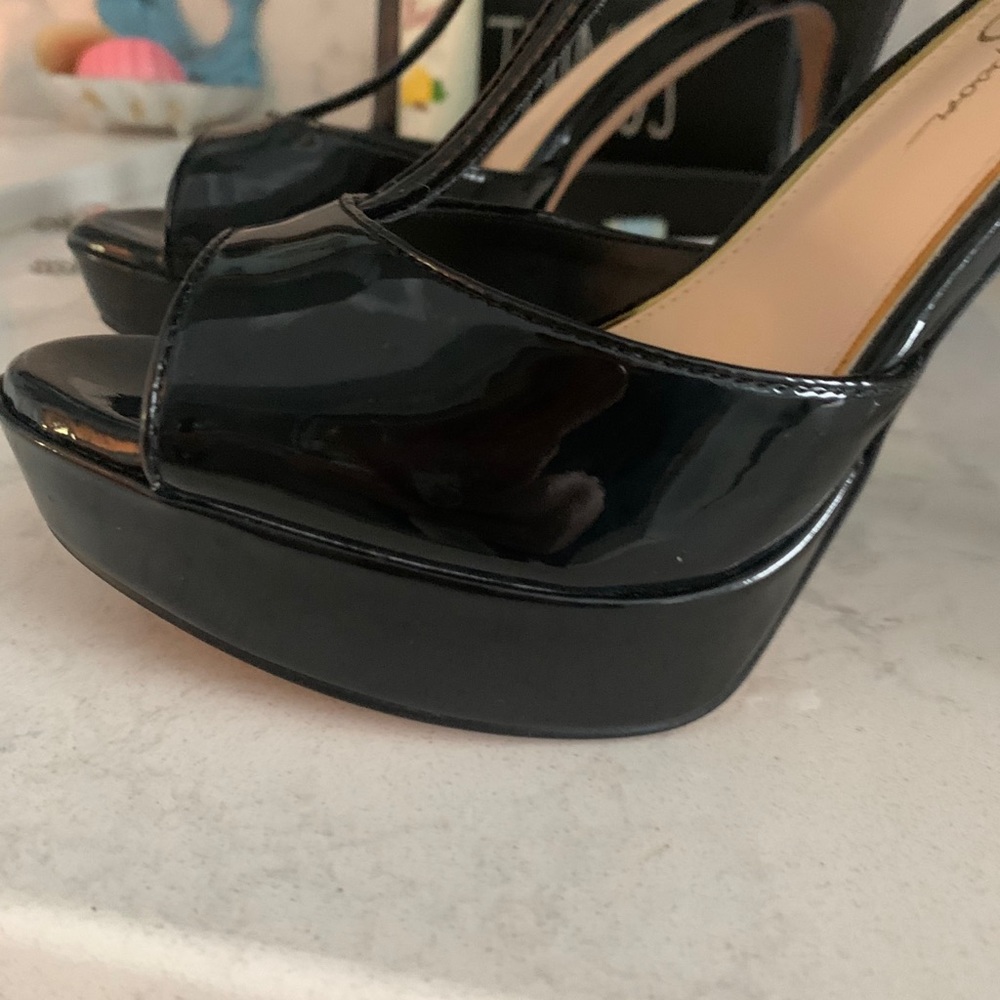 Jessica Simpson platform heels
